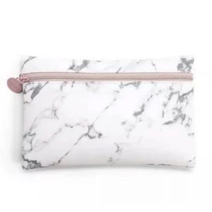 💎 3/$12 Grey/White Marble Print Ipsy Glam Bag with Pink Zipper